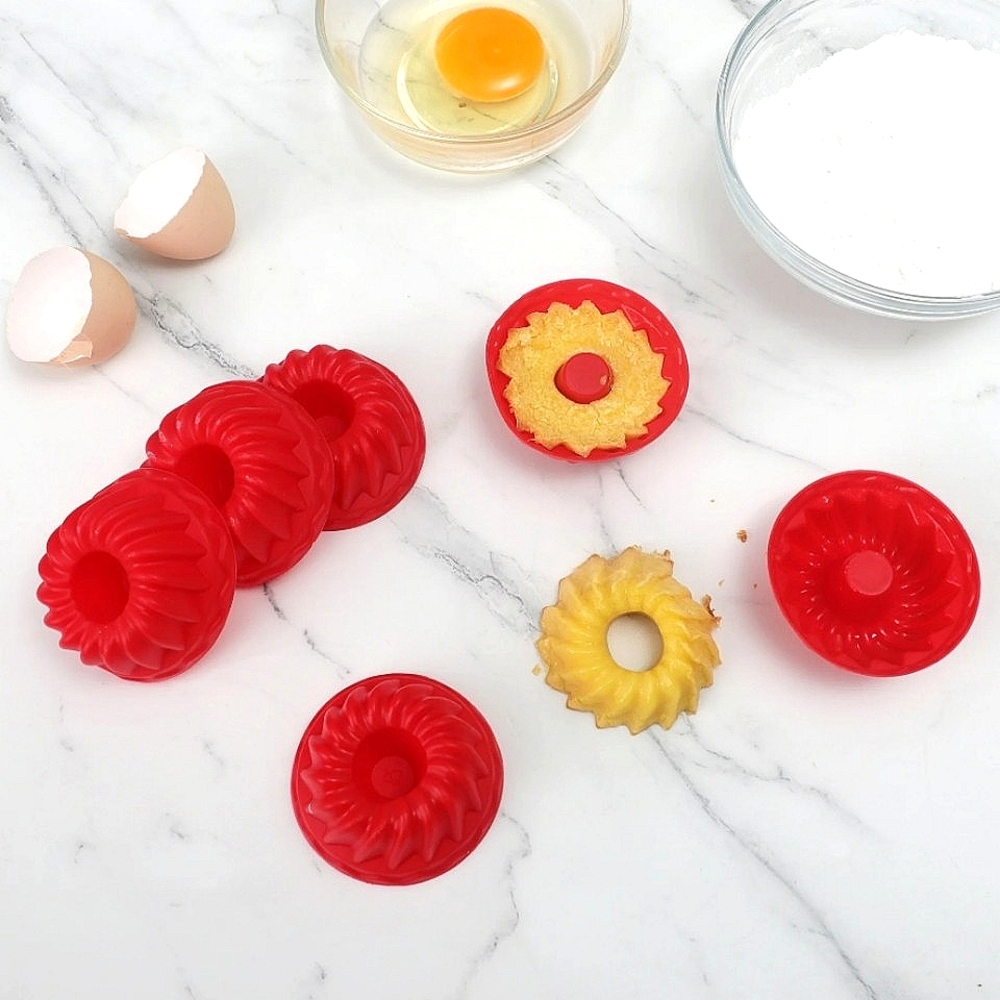 12 silicone cake cups